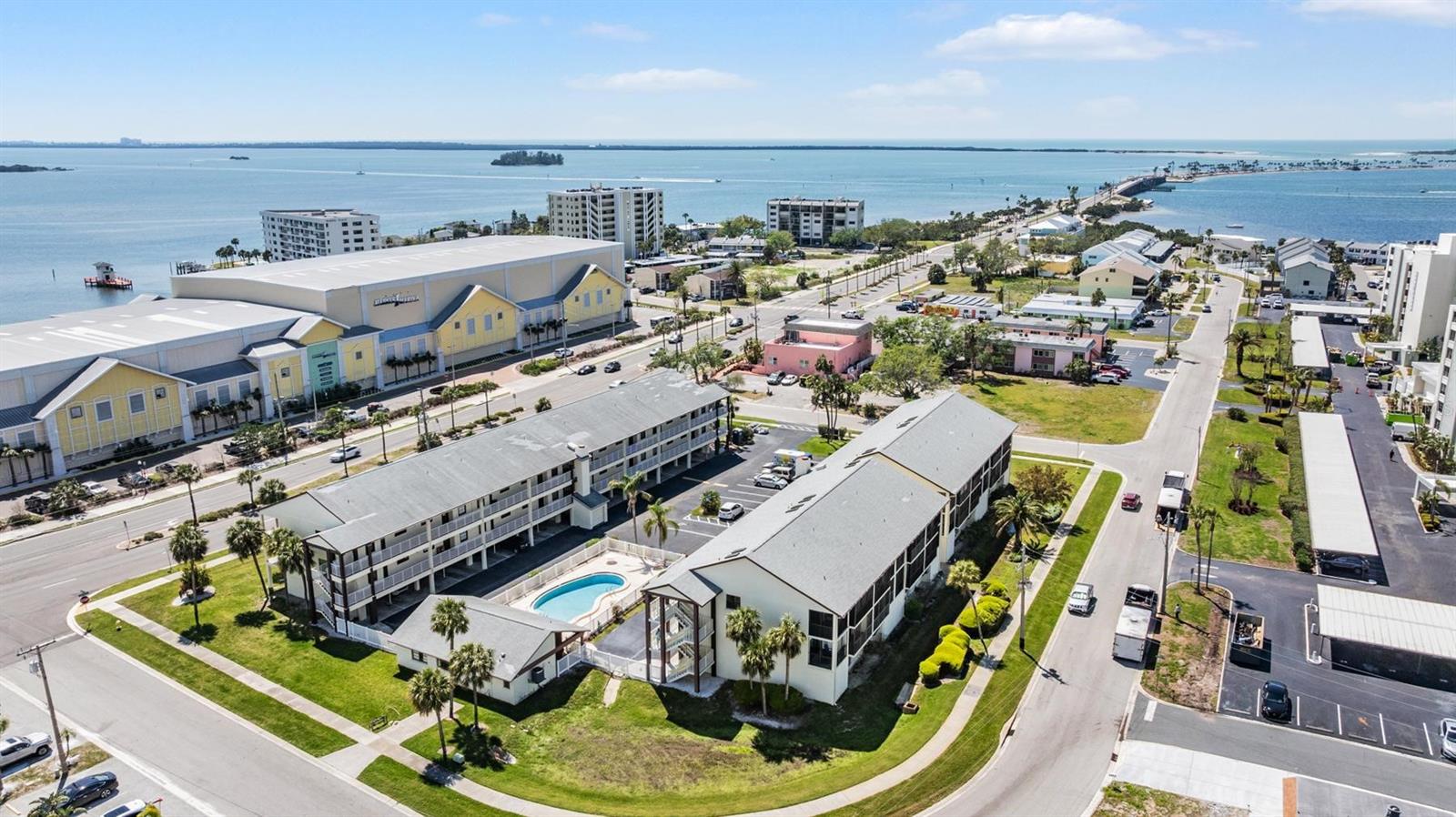Image 31 of 32 For 340 Causeway Boulevard 105