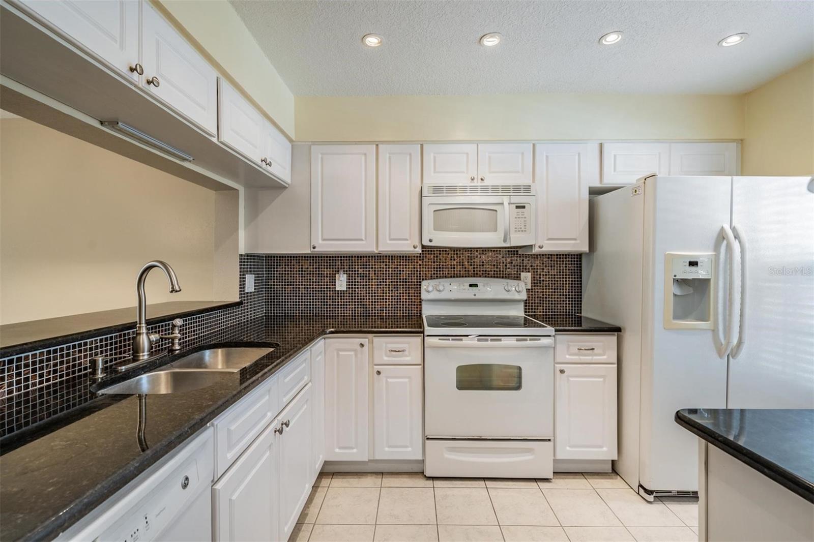 Image 5 of 32 For 340 Causeway Boulevard 105