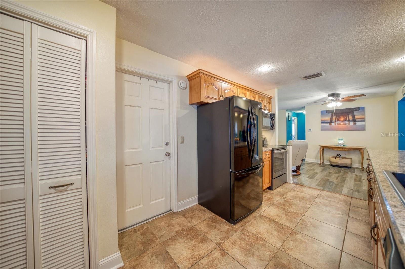 Image 13 of 40 For 2202 Lauren Dr