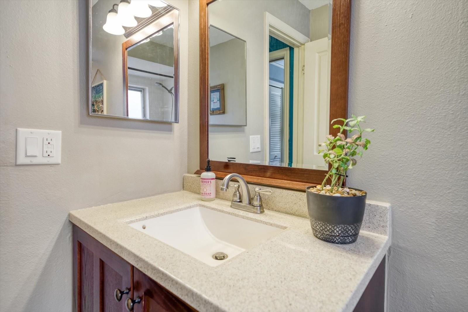 Image 21 of 40 For 2202 Lauren Dr