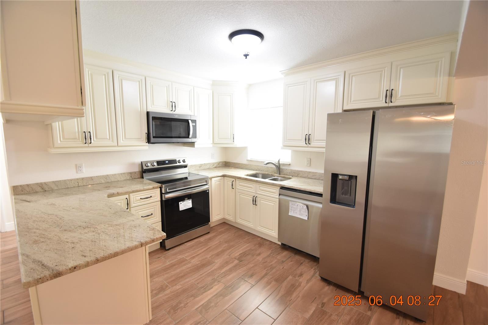 Image 23 of 42 For 417 Country Club Drive
