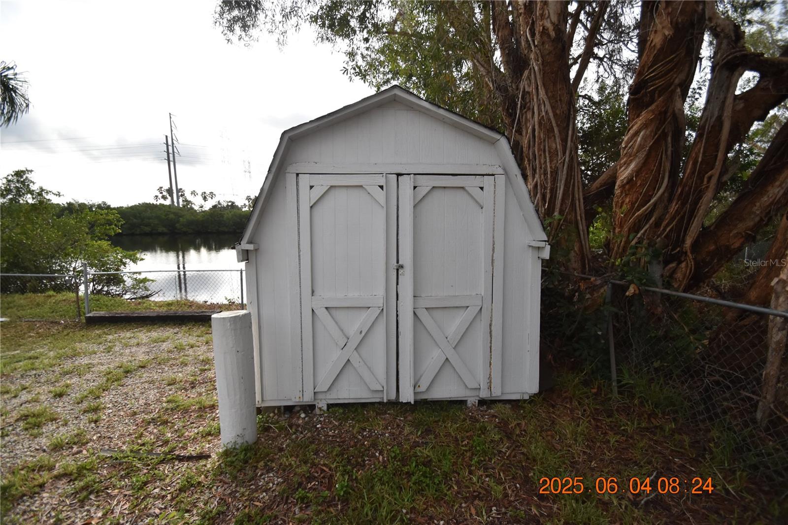 Image 7 of 42 For 417 Country Club Drive
