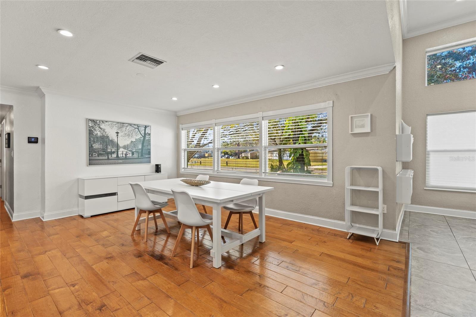Image 11 of 66 For 5657 Oceanic Road