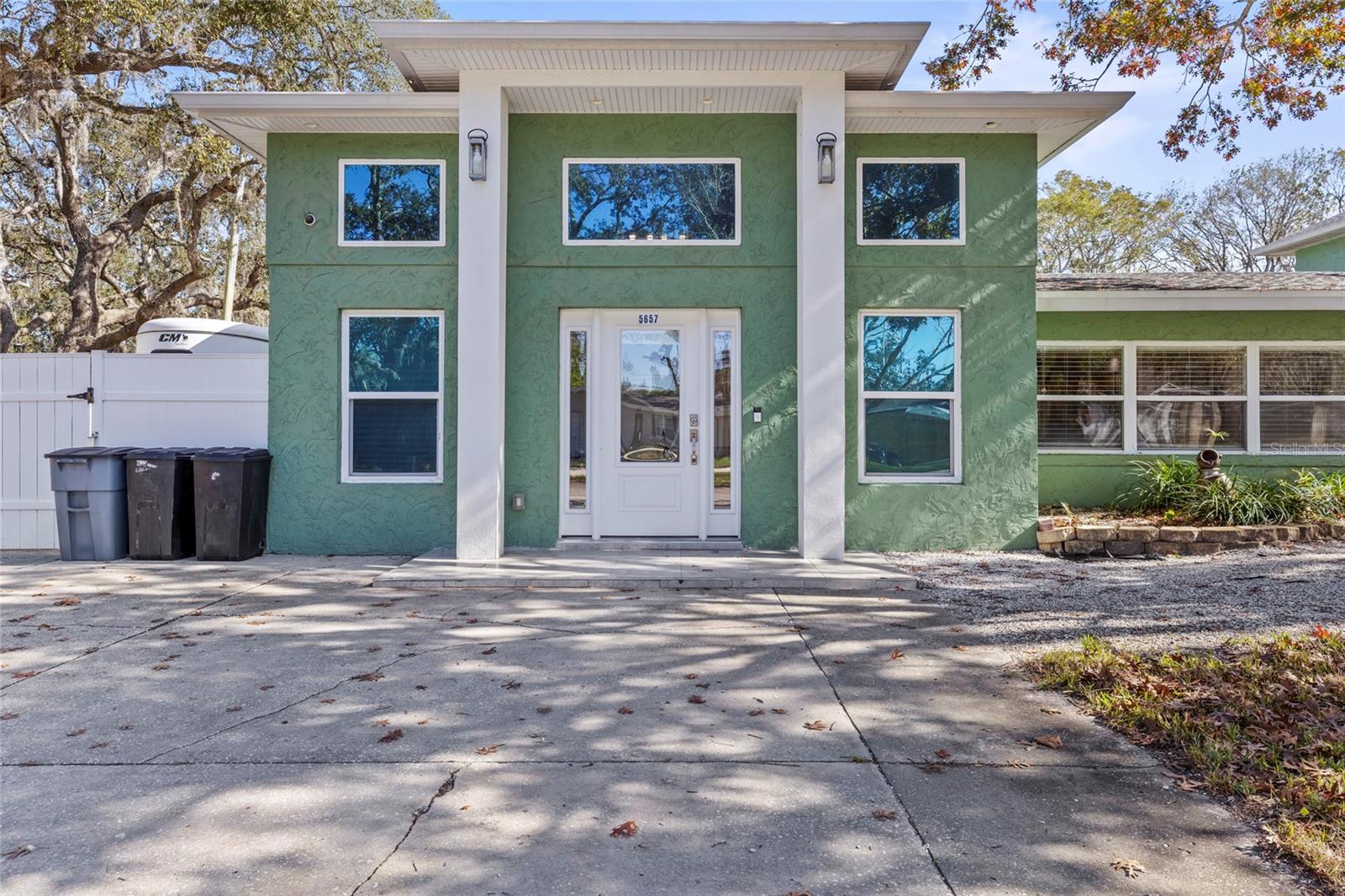 Image 4 of 66 For 5657 Oceanic Road