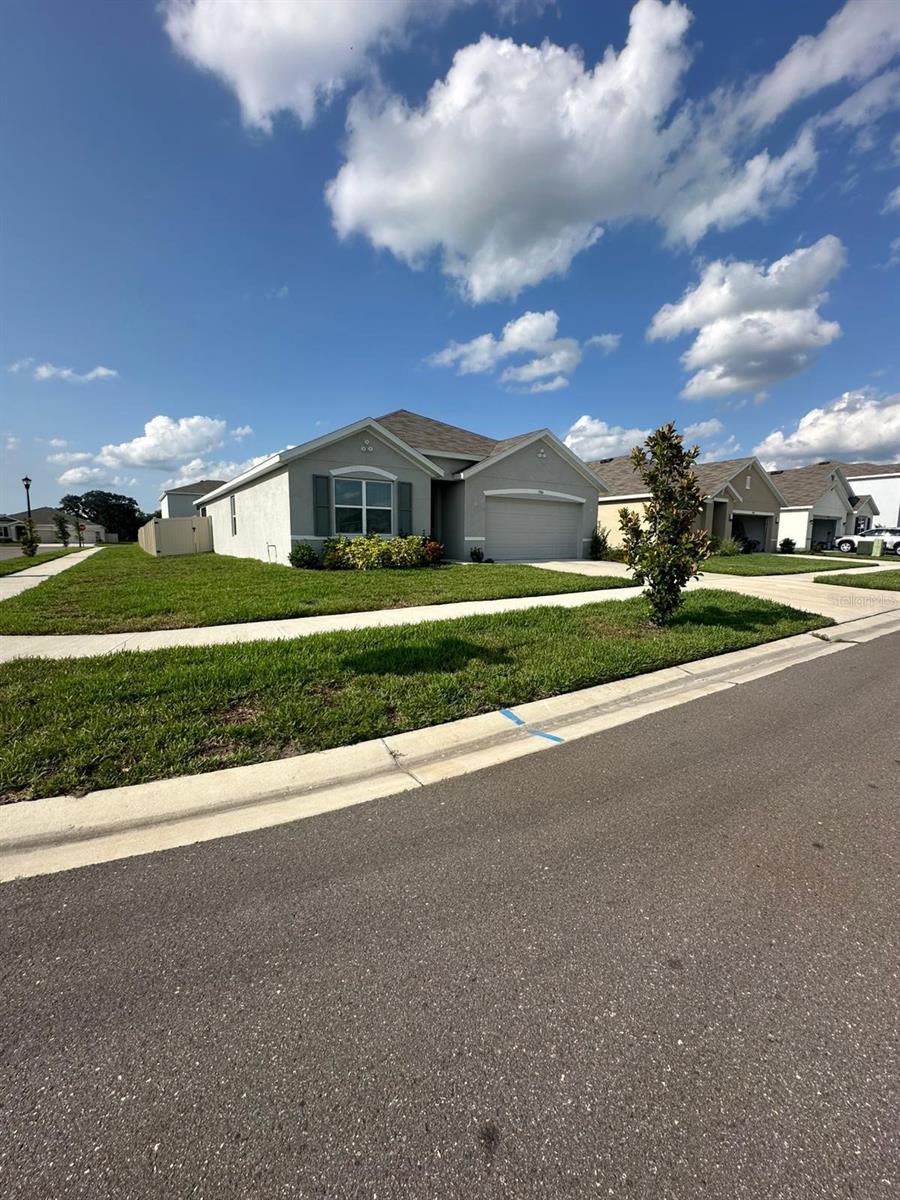 Image 15 of 19 For 5906 Hedge End Bend