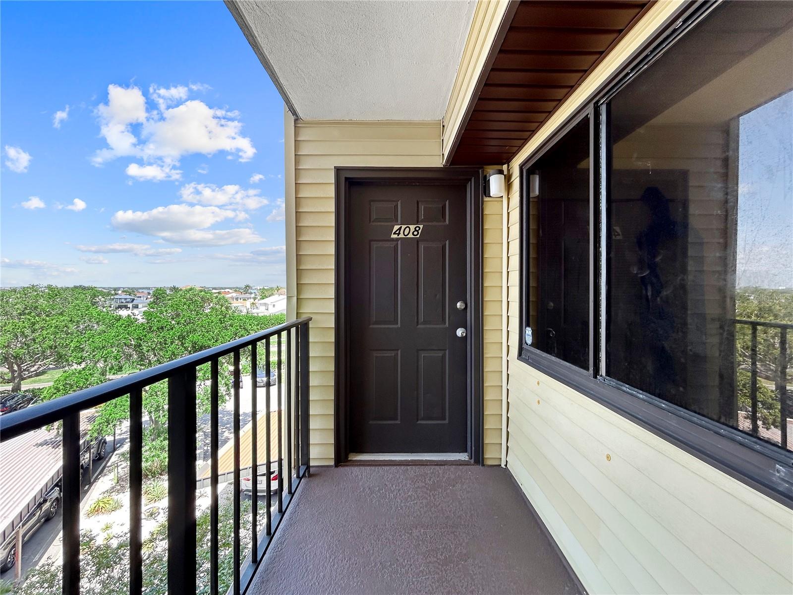 Image 18 of 30 For 650 Island Way 408