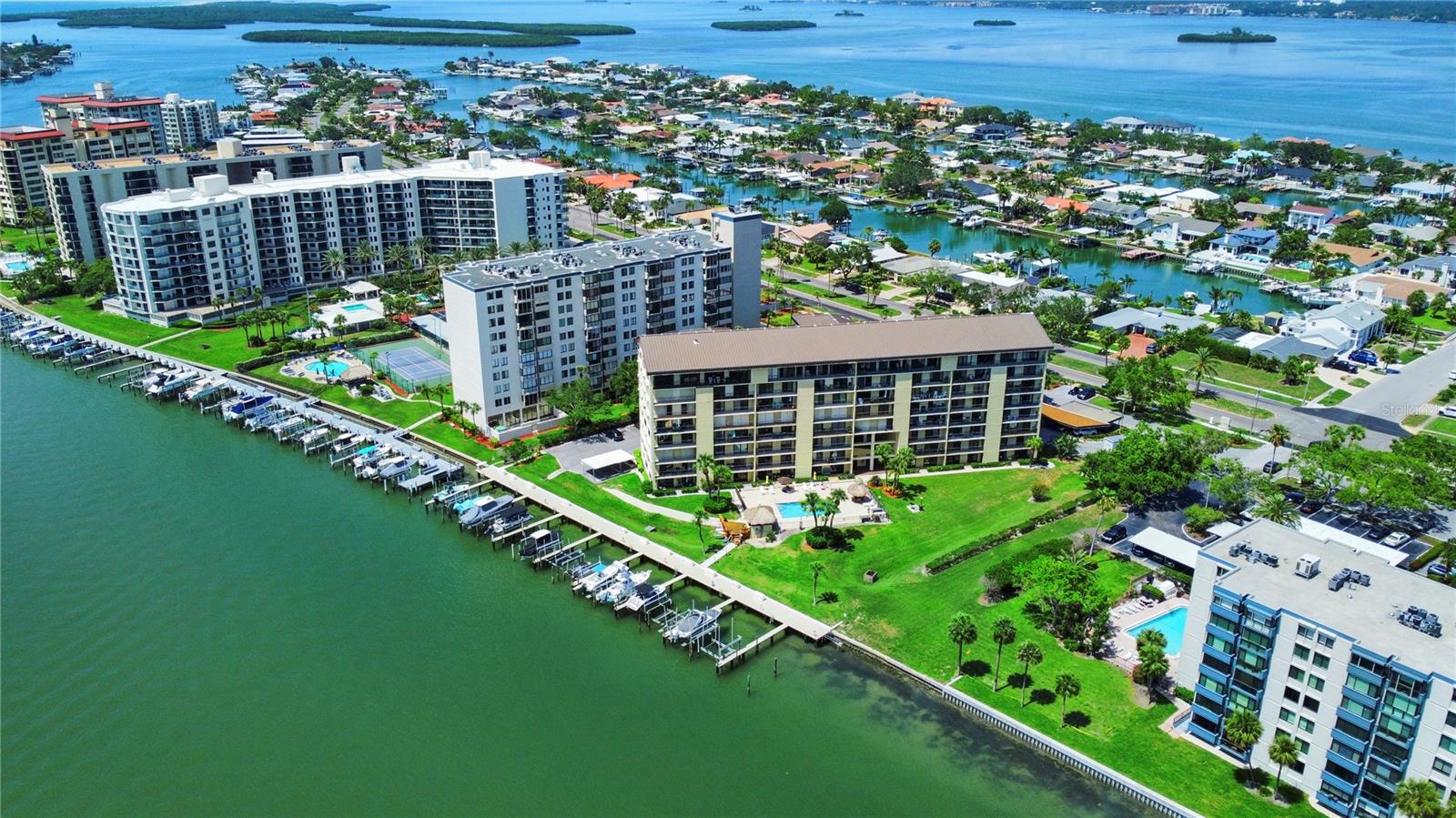 Image 24 of 30 For 650 Island Way 408