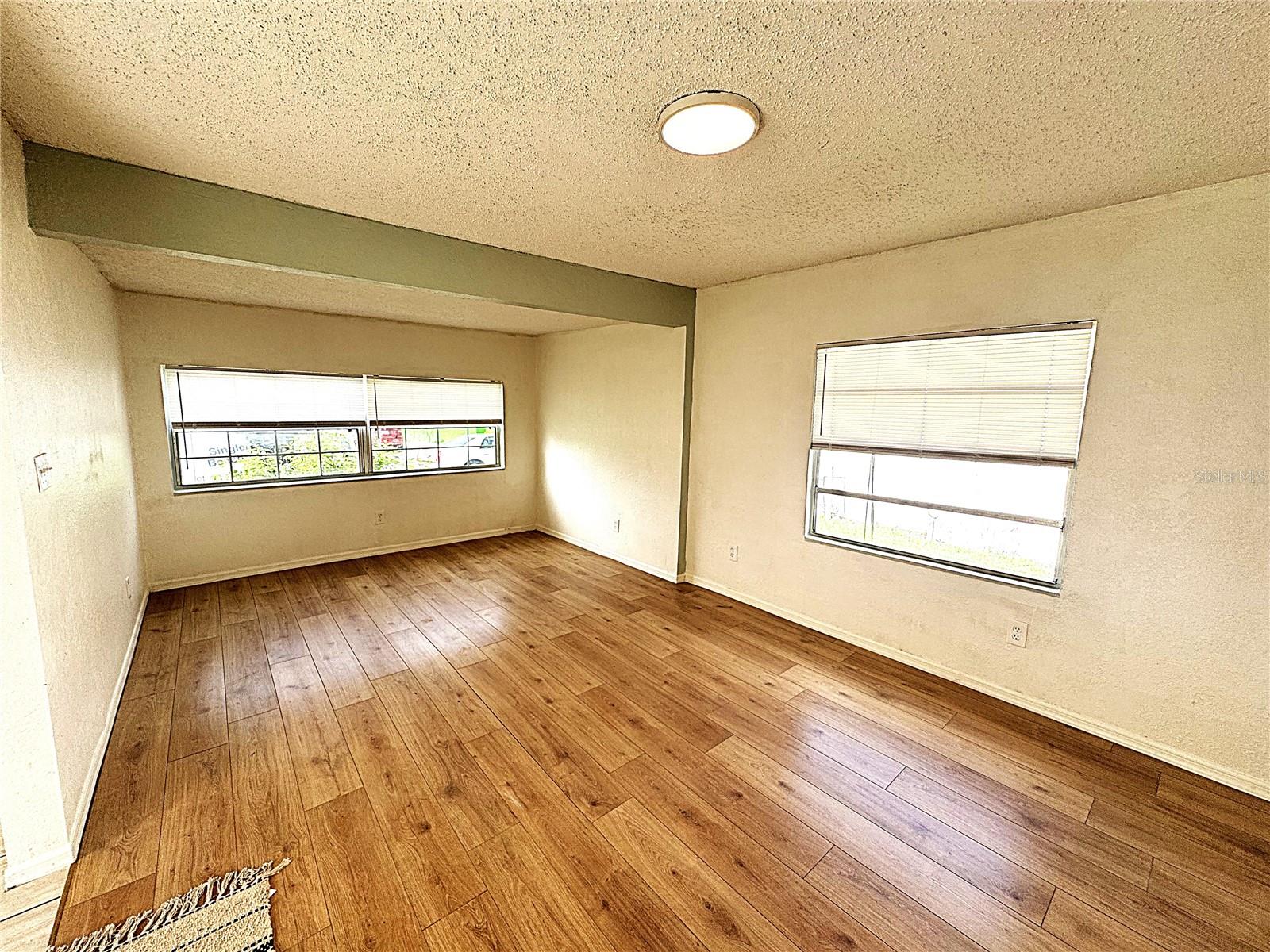 Image 3 of 14 For 206 9th Street