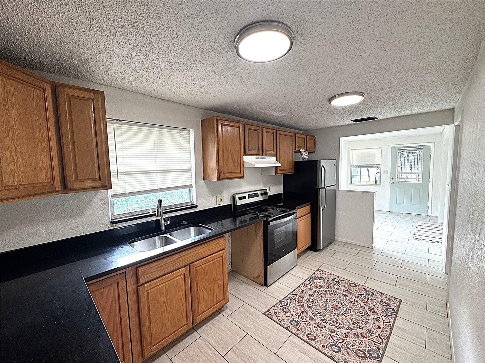 Image 8 of 14 For 206 9th Street