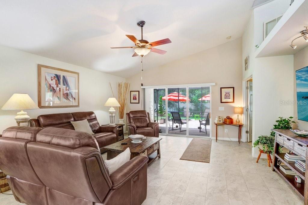 Image 12 of 40 For 5013 119th Terrace E