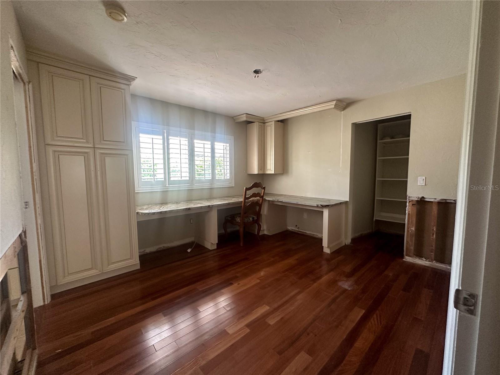 Image 11 of 28 For 3235 Walnut Street Ne