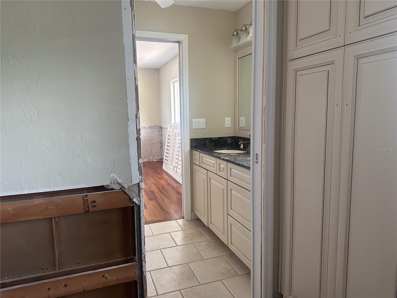 Image 12 of 28 For 3235 Walnut Street Ne