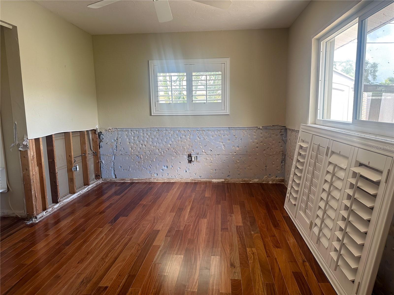 Image 13 of 28 For 3235 Walnut Street Ne
