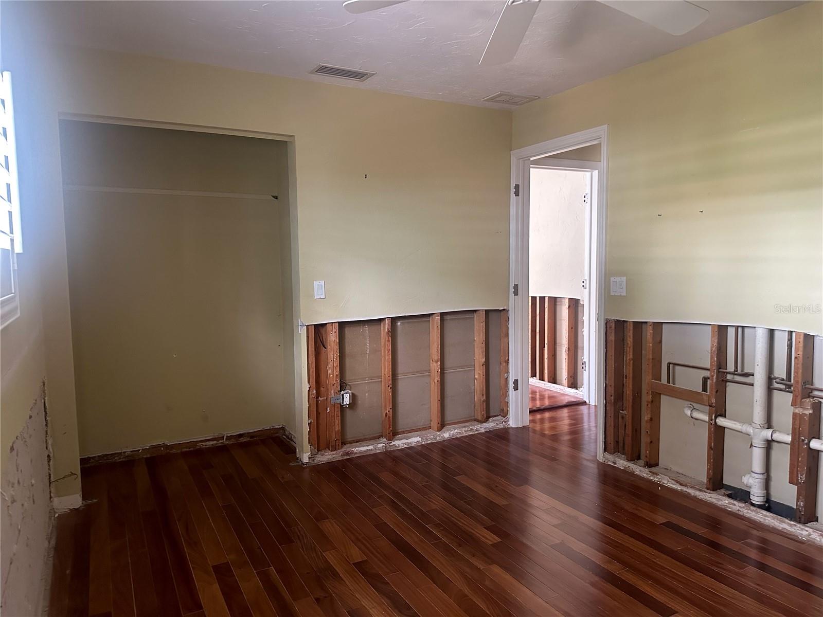 Image 15 of 28 For 3235 Walnut Street Ne