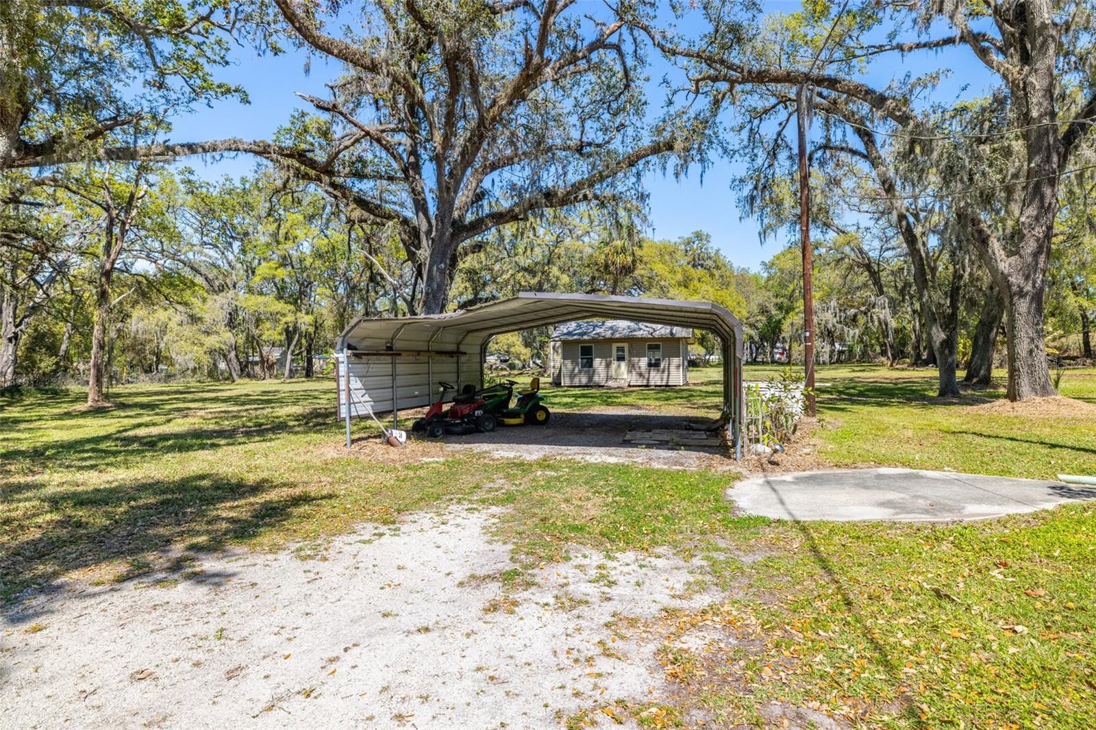 Image 16 of 46 For 11336 Russell Drive