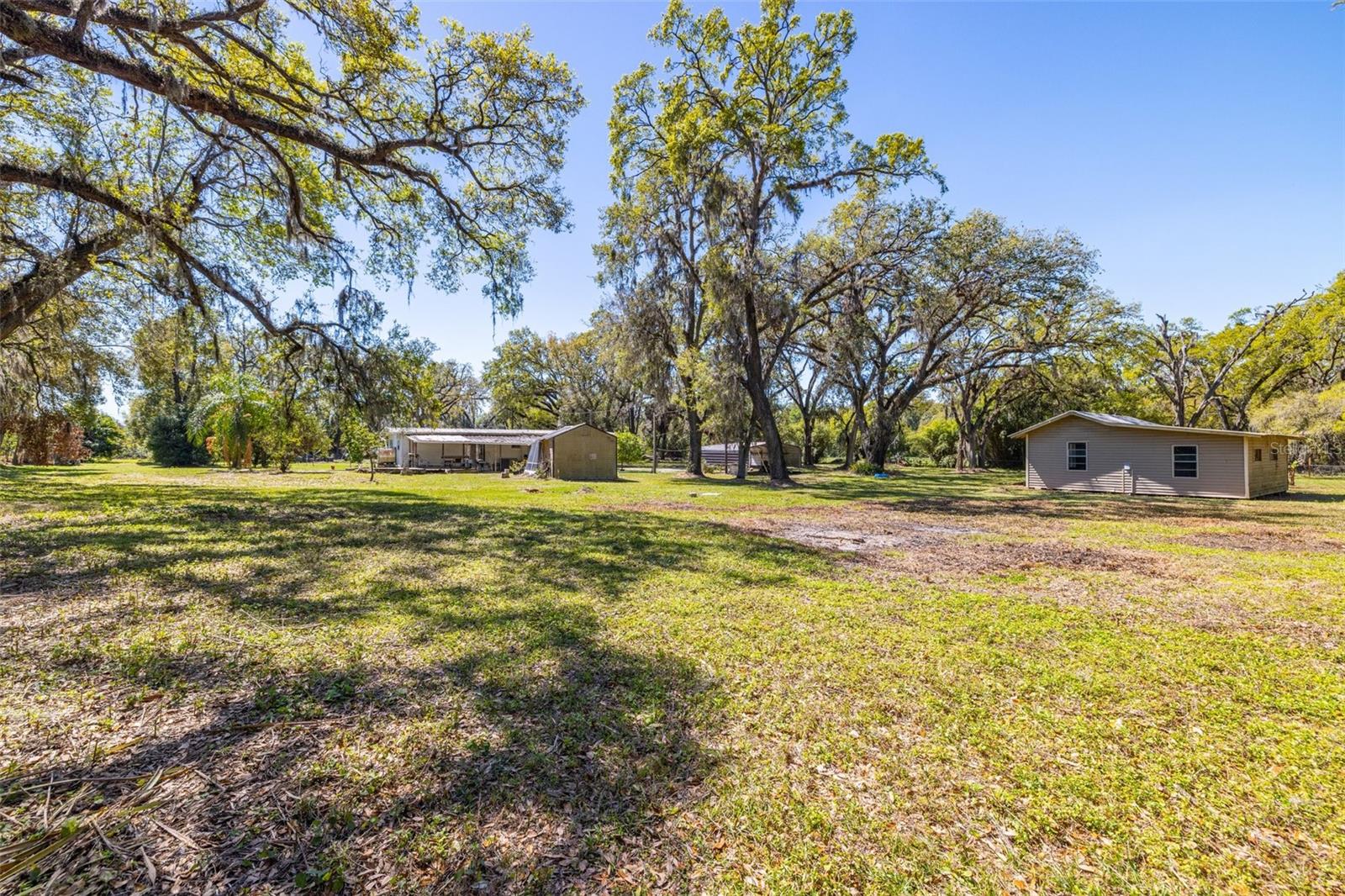 Image 22 of 46 For 11336 Russell Drive