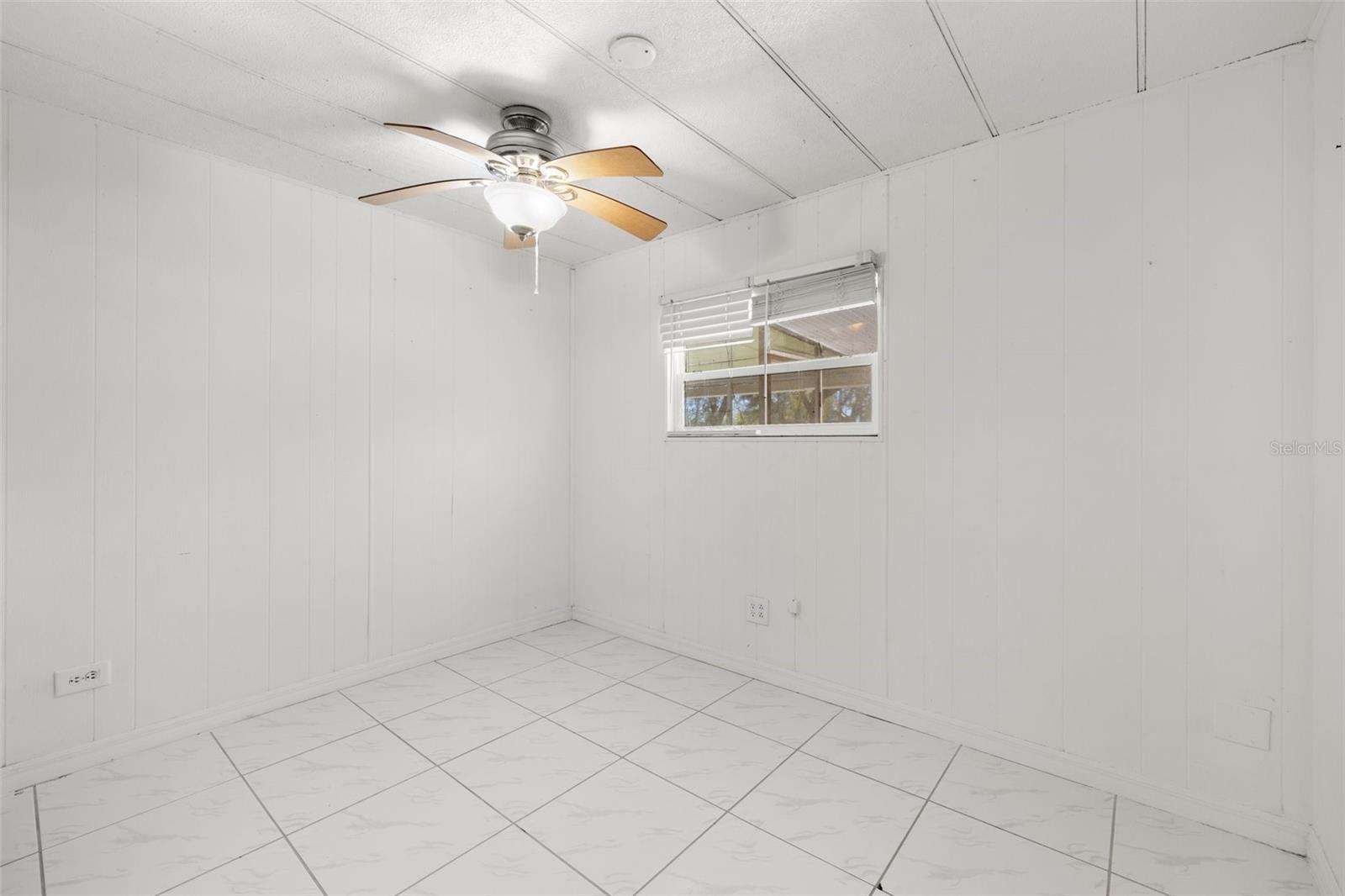 Image 35 of 46 For 11336 Russell Drive