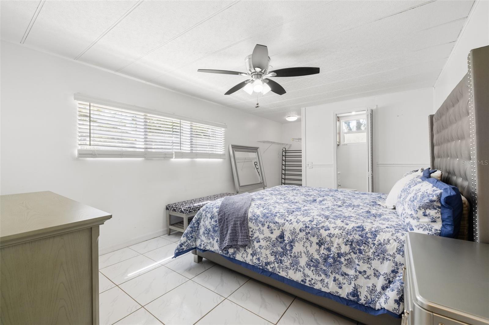Image 36 of 46 For 11336 Russell Drive