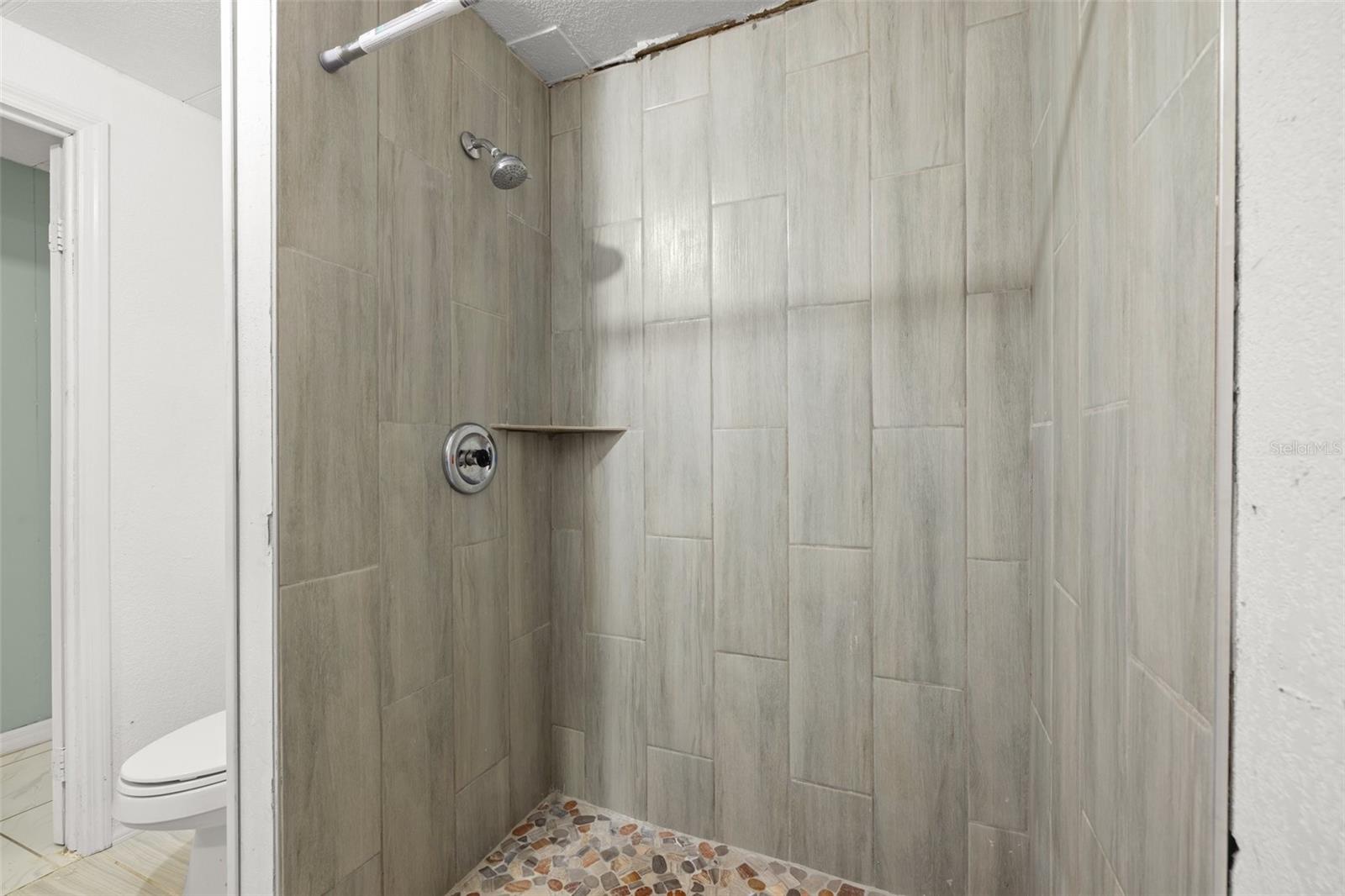 Image 42 of 46 For 11336 Russell Drive