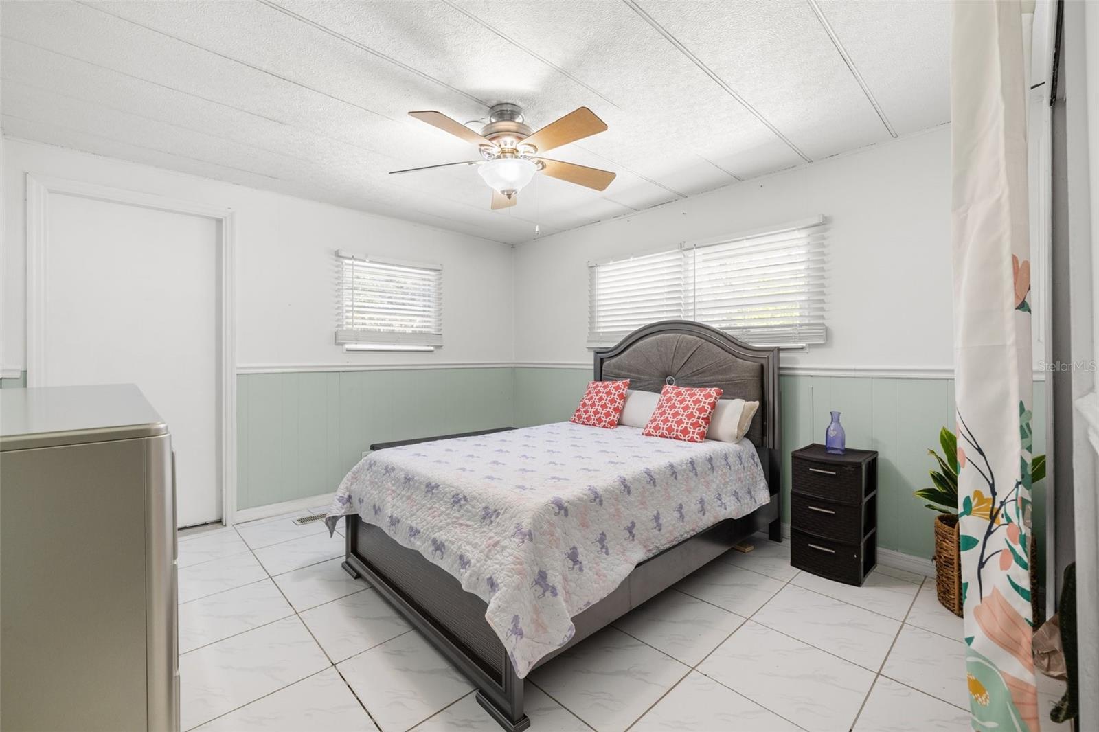 Image 43 of 46 For 11336 Russell Drive
