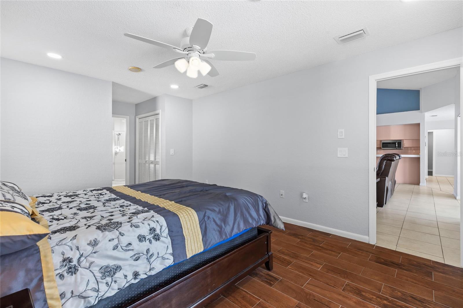 Image 14 of 37 For 10446 Baylor Drive