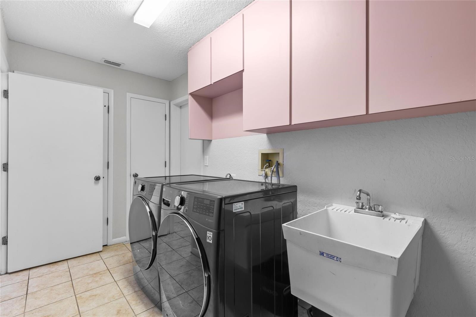Image 21 of 37 For 10446 Baylor Drive