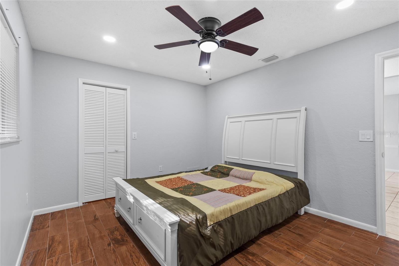 Image 25 of 37 For 10446 Baylor Drive
