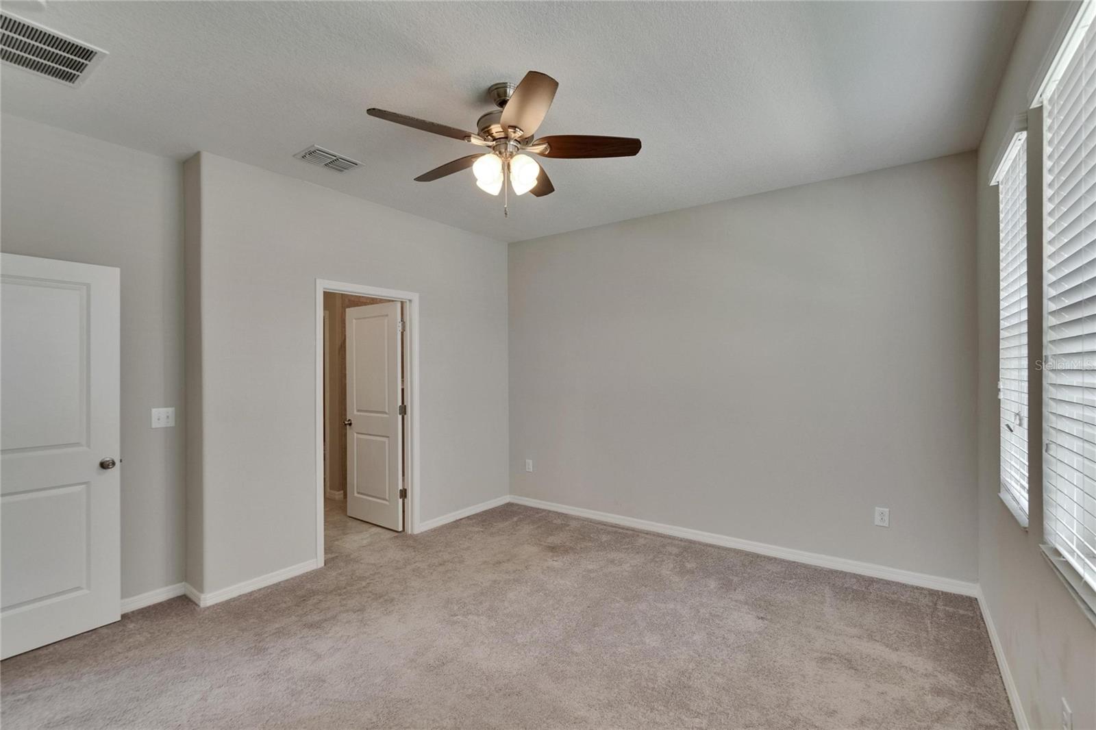 Image 19 of 41 For 7325 Parkshore Drive