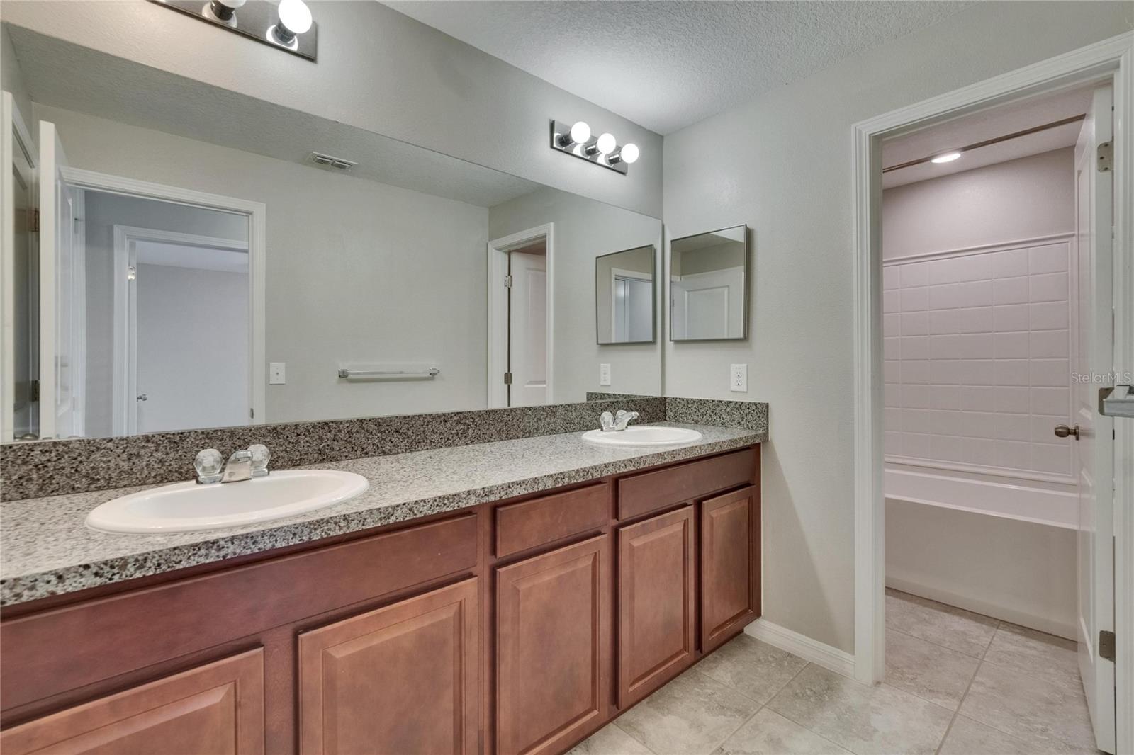 Image 21 of 41 For 7325 Parkshore Drive