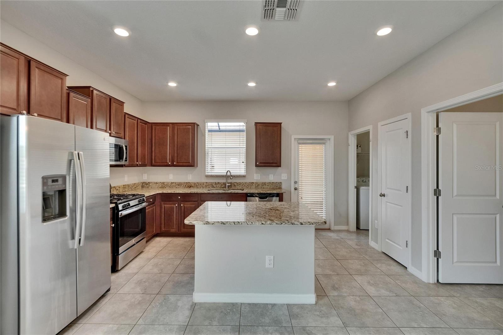Image 4 of 41 For 7325 Parkshore Drive