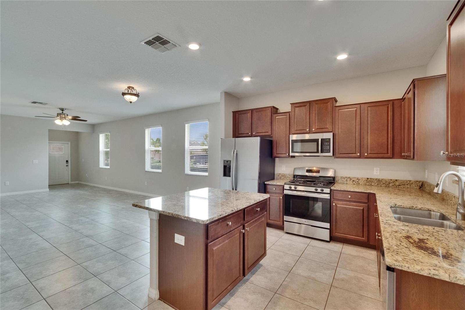Image 5 of 41 For 7325 Parkshore Drive