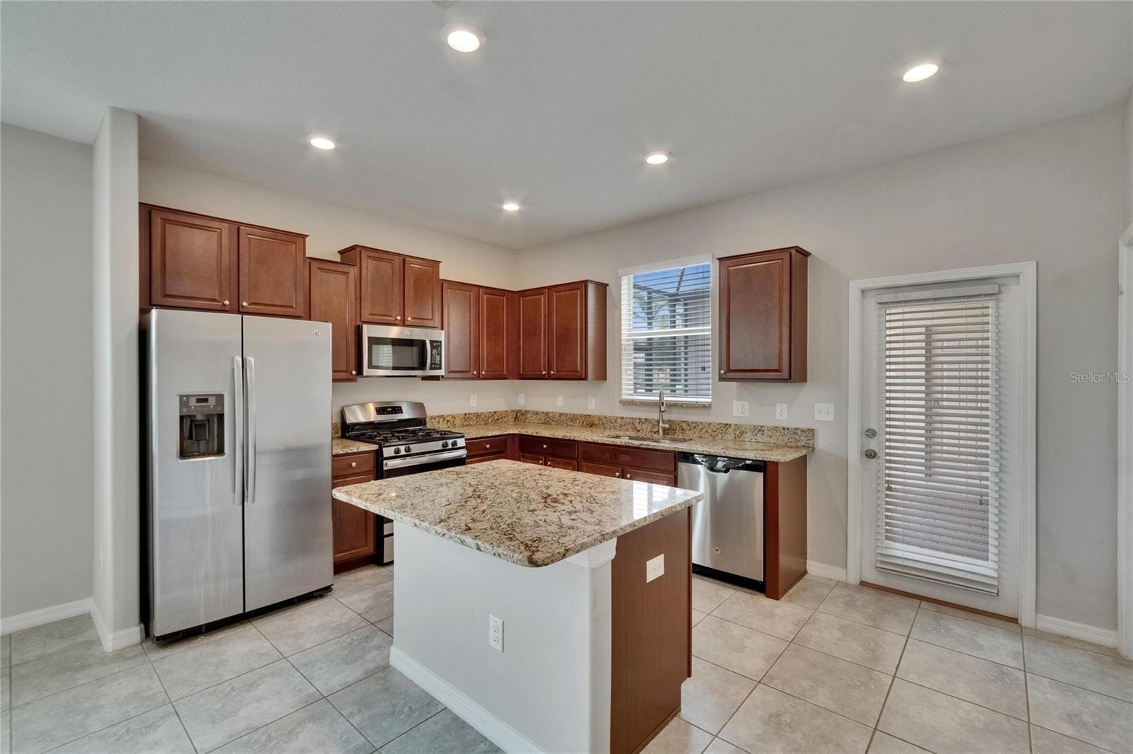 Image 7 of 41 For 7325 Parkshore Drive