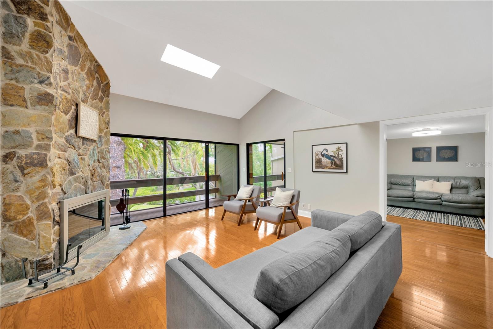 Image 4 of 58 For 1111 Bayshore Boulevard E10