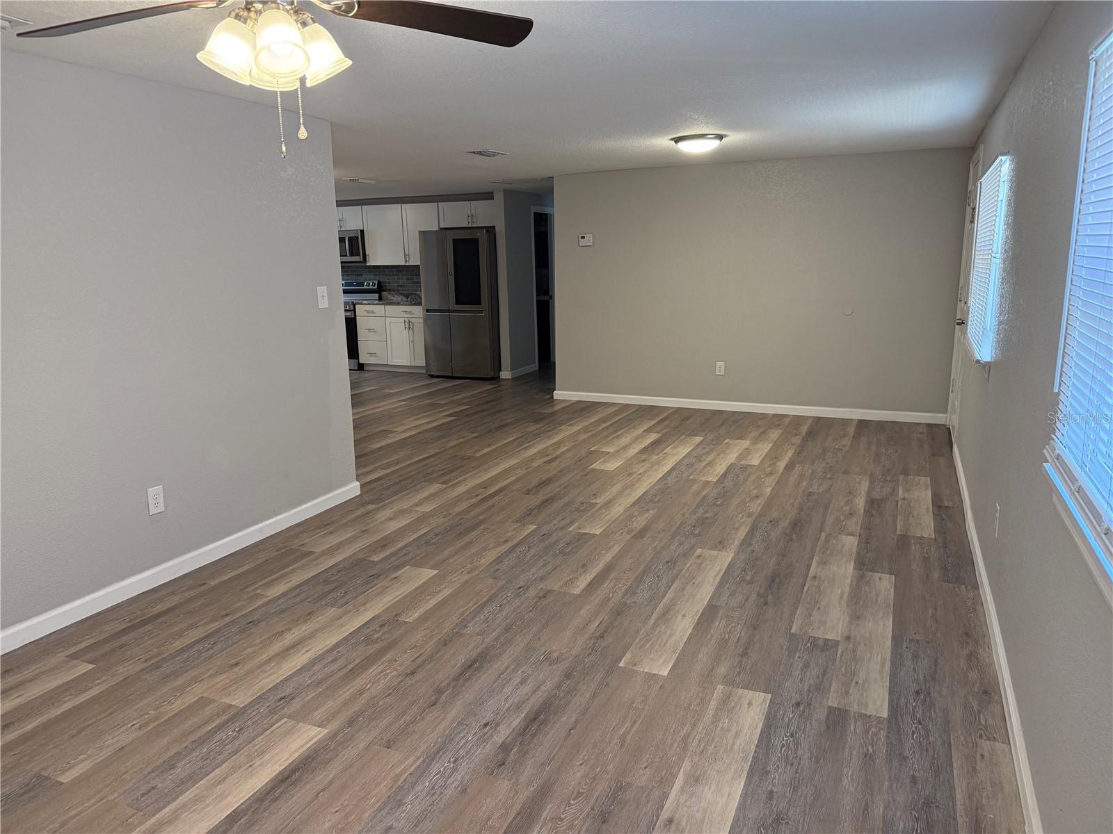 Image 12 of 41 For 38649 Charles Avenue