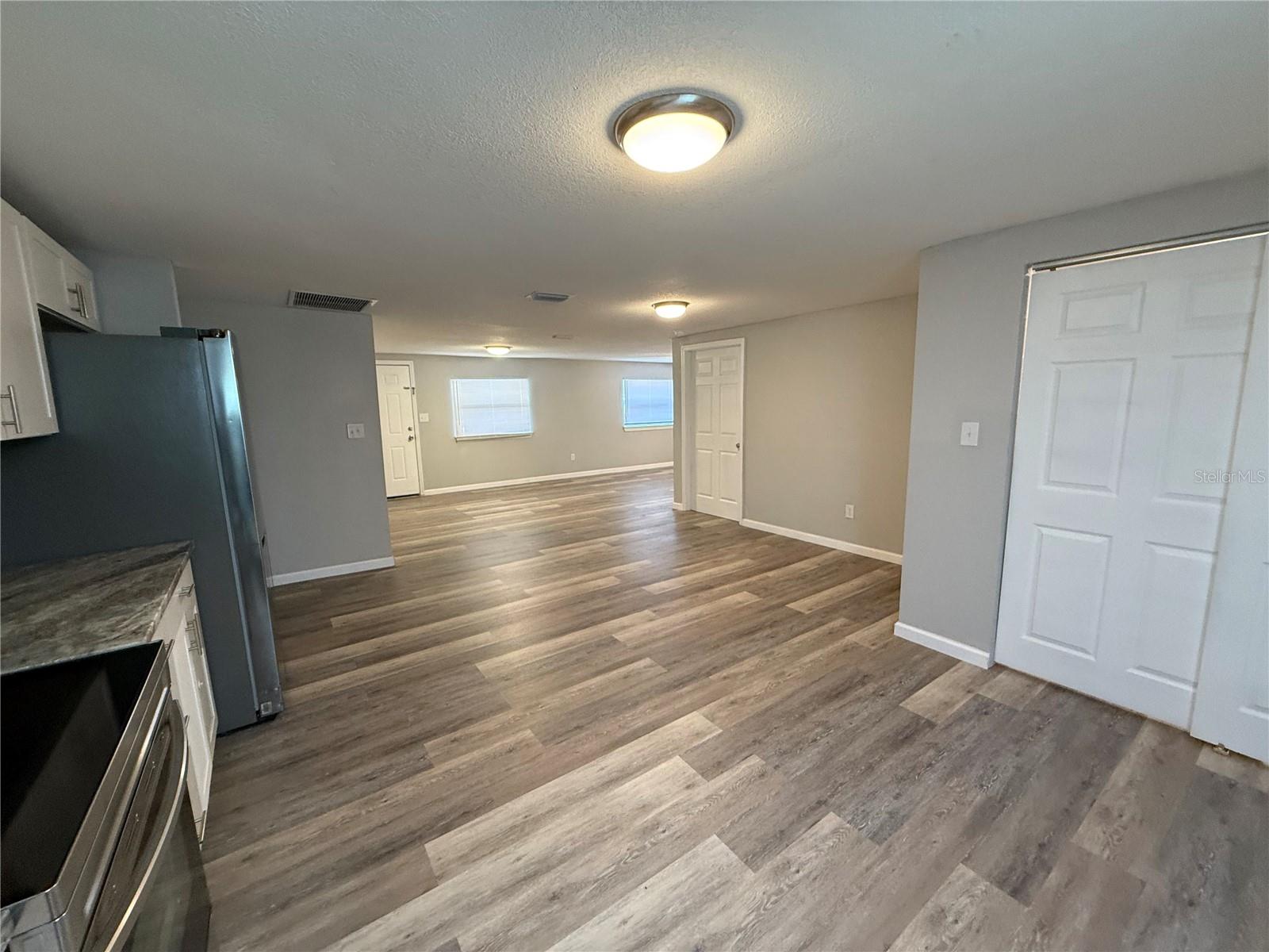 Image 8 of 41 For 38649 Charles Avenue