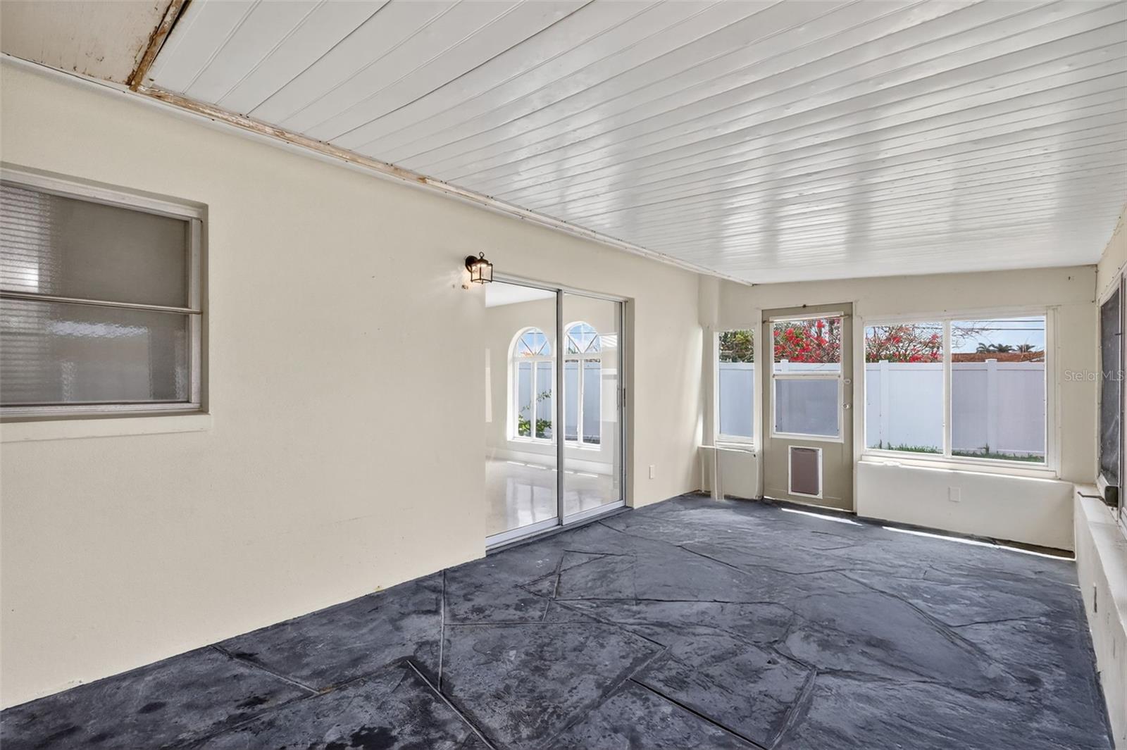 Image 40 of 53 For 431 Windward Passage