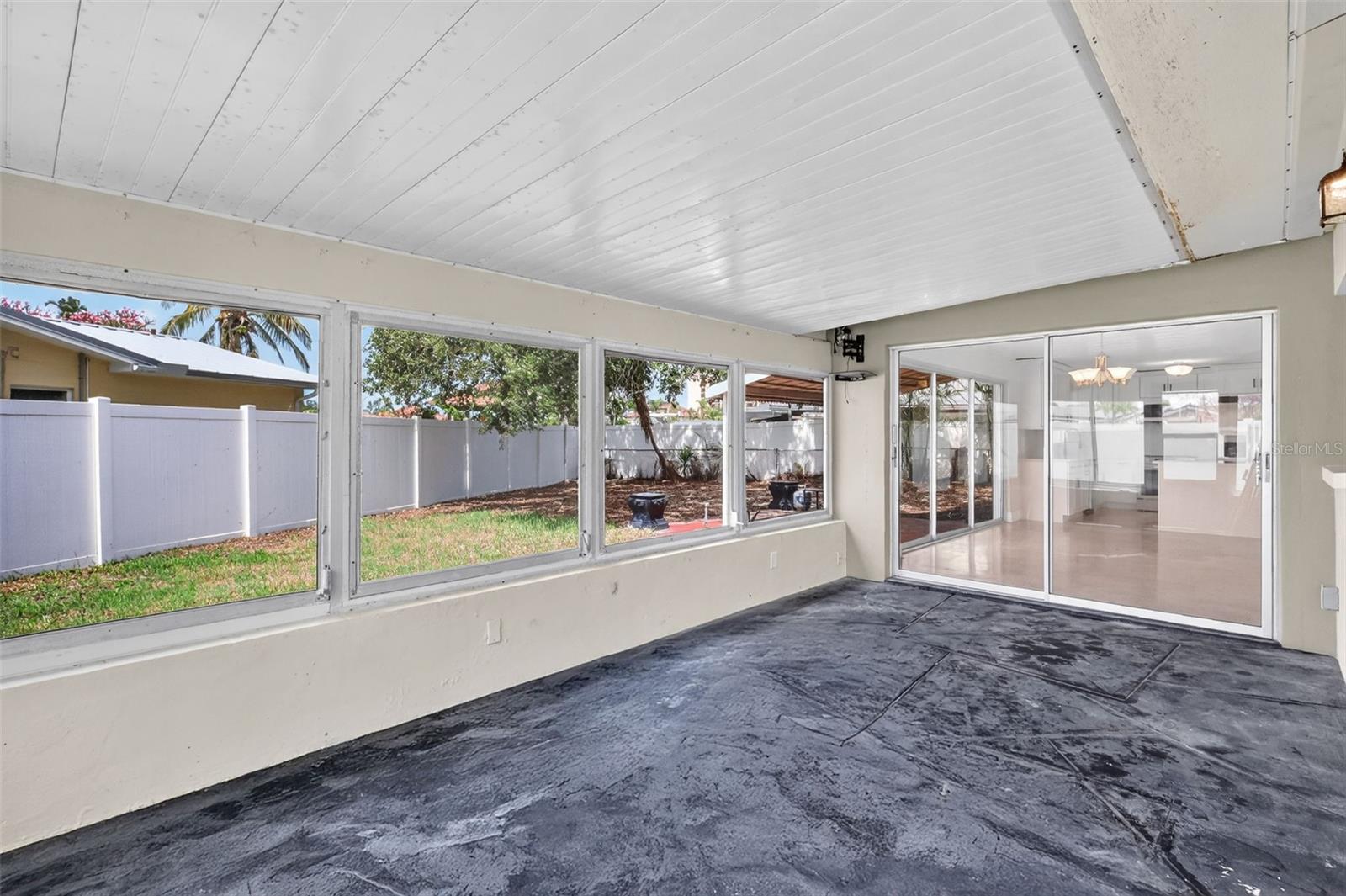 Image 41 of 53 For 431 Windward Passage