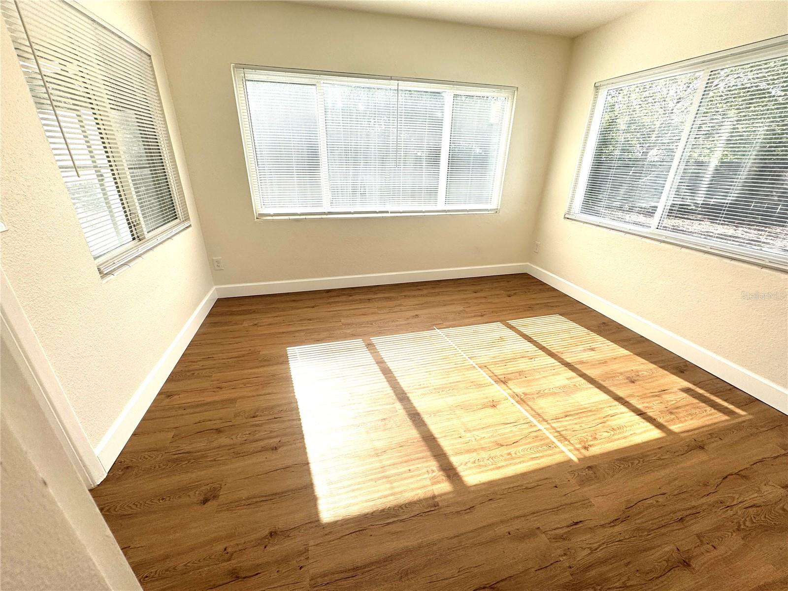 Image 15 of 18 For 814 19th Street Sw
