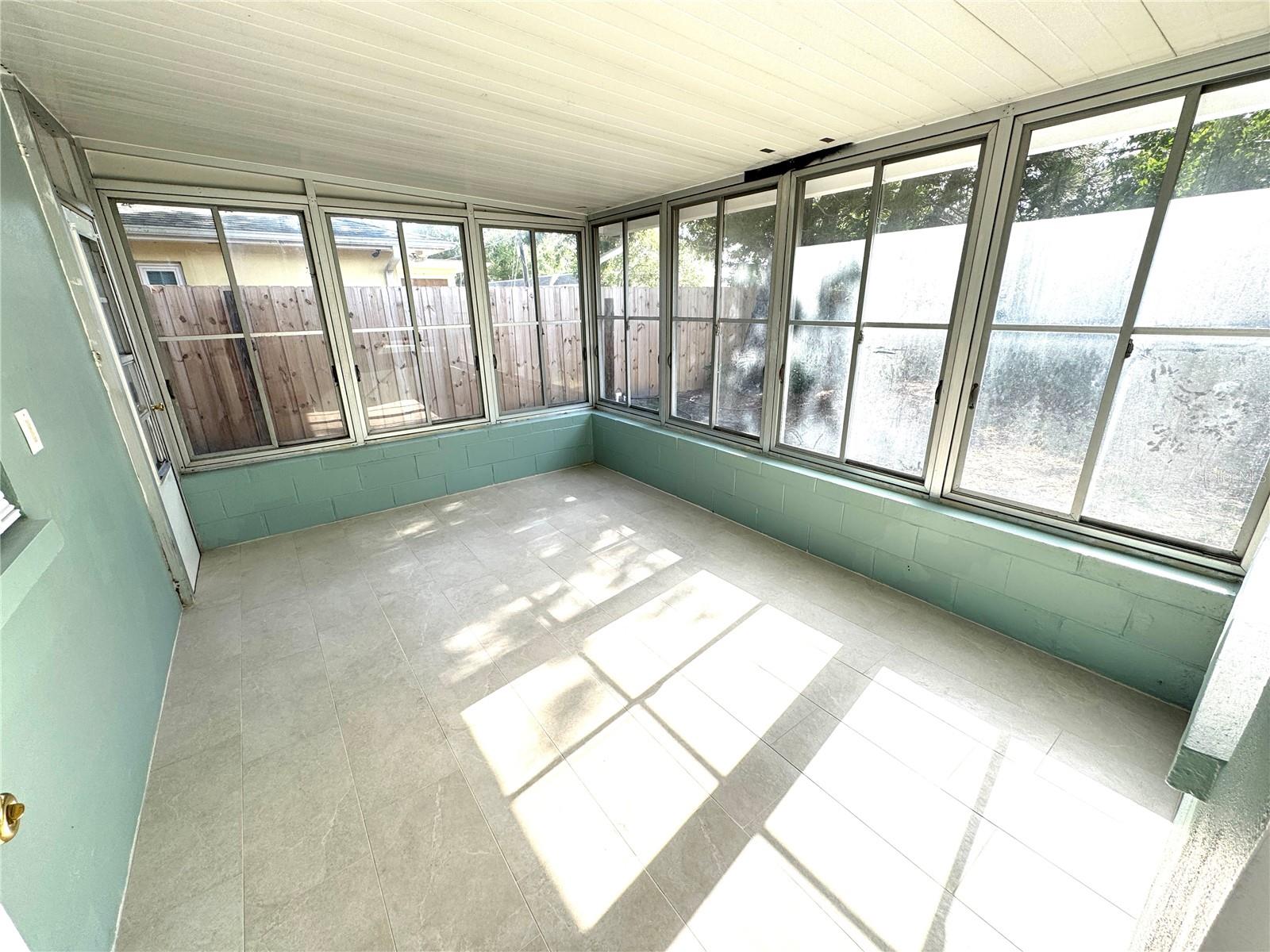 Image 16 of 18 For 814 19th Street Sw