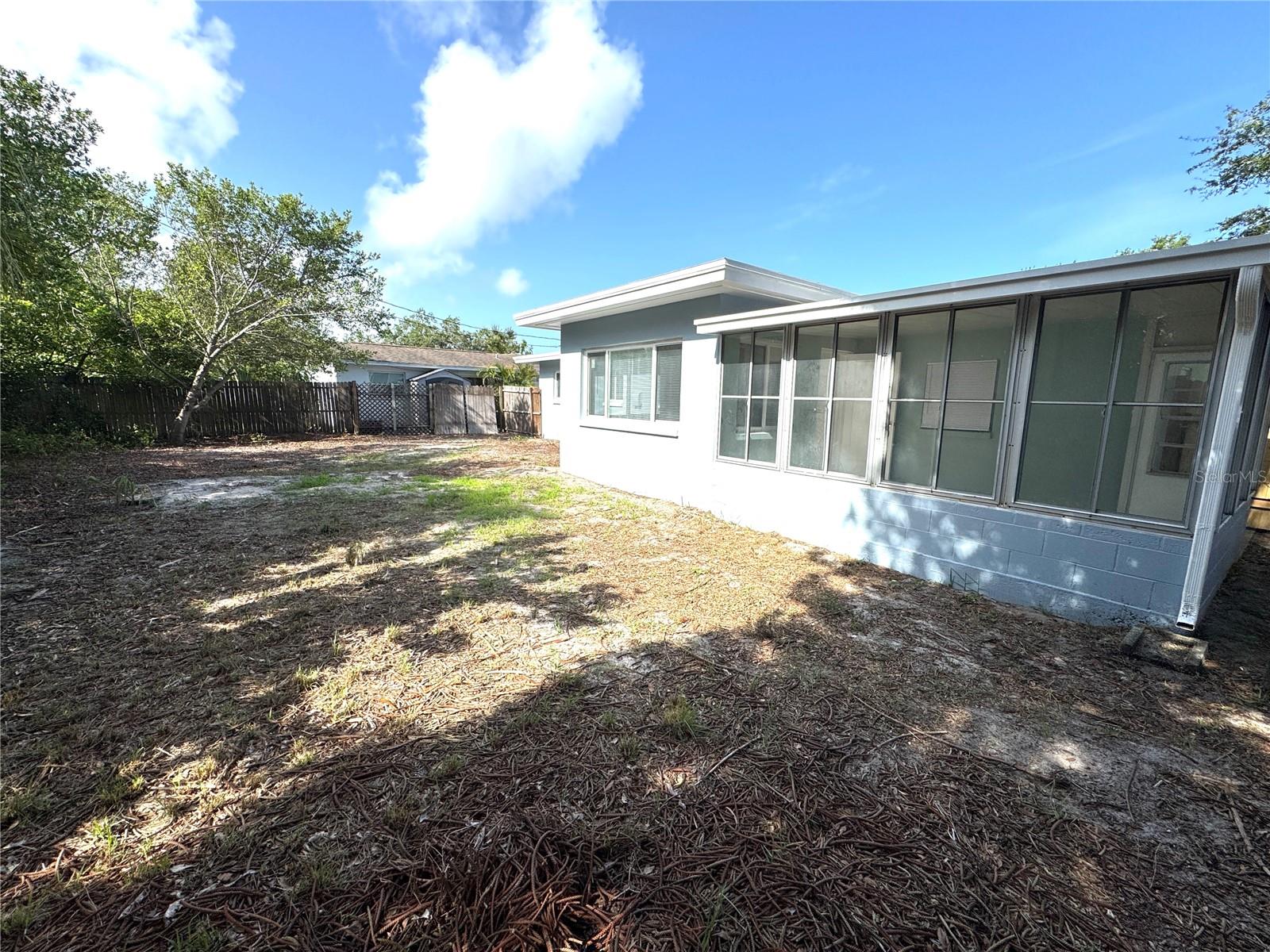 Image 17 of 18 For 814 19th Street Sw