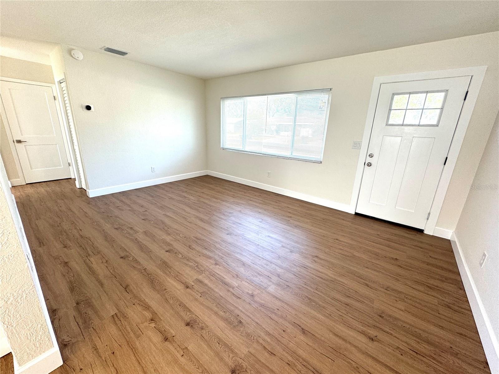 Image 2 of 18 For 814 19th Street Sw