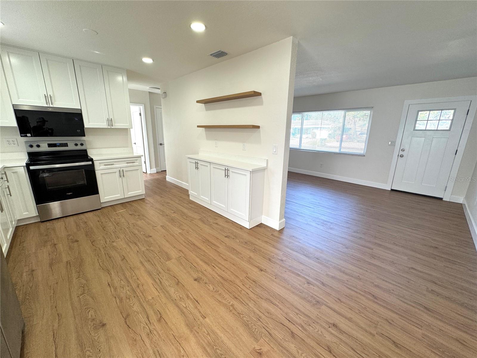 Image 4 of 18 For 814 19th Street Sw