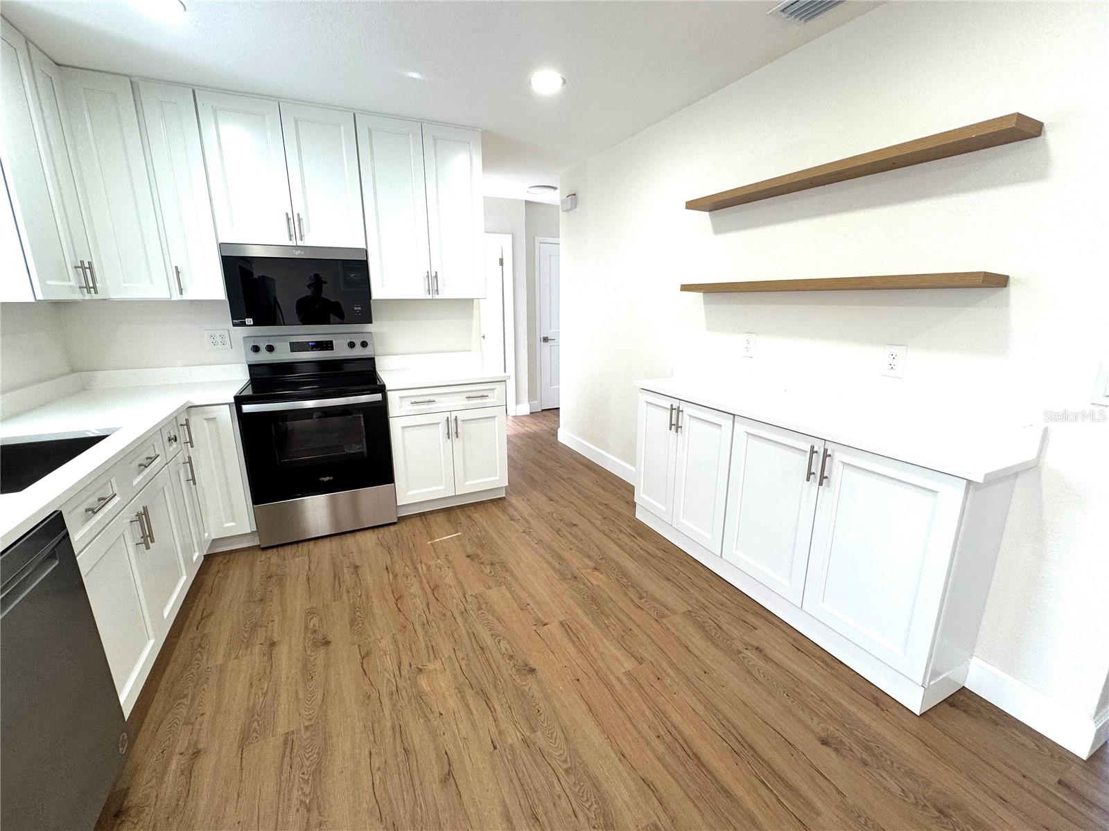 Image 6 of 18 For 814 19th Street Sw