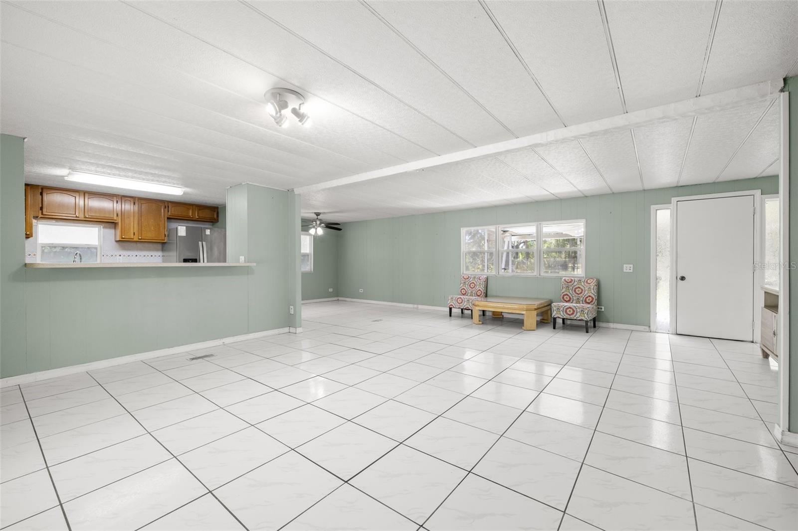 Image 27 of 48 For 11336 Russell Drive
