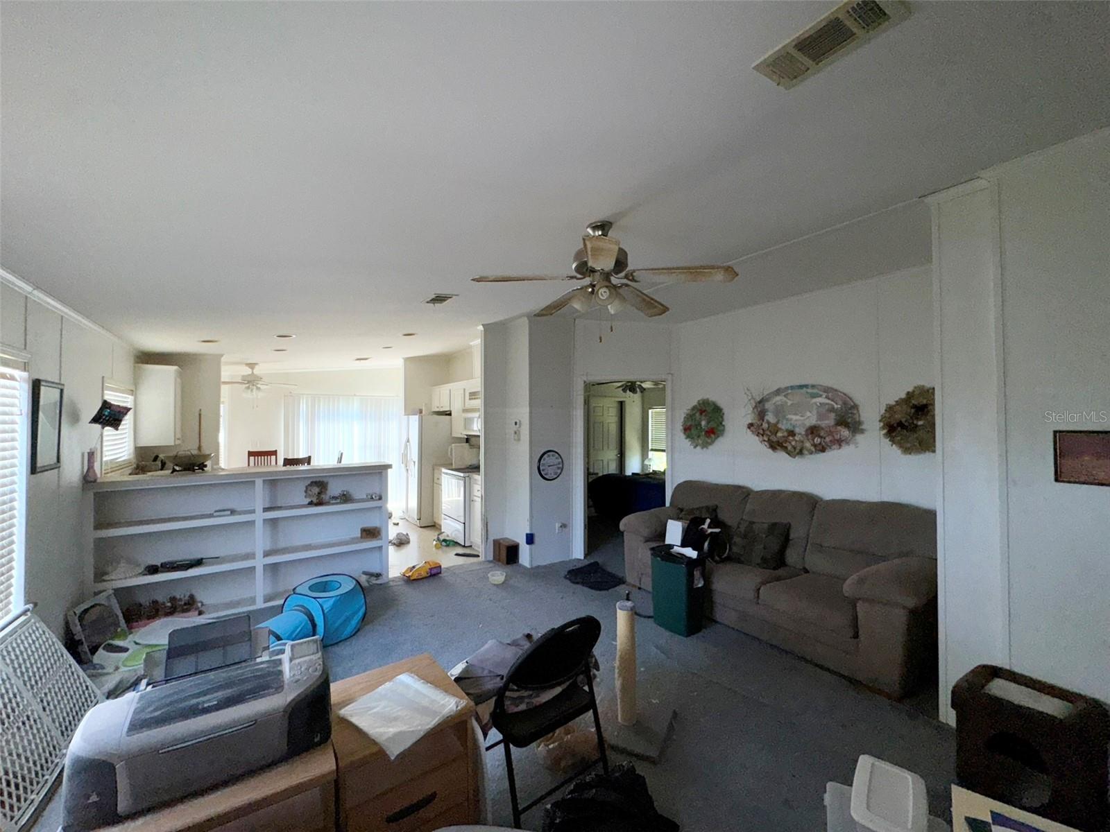 Image 6 of 35 For 205 Portia Street S