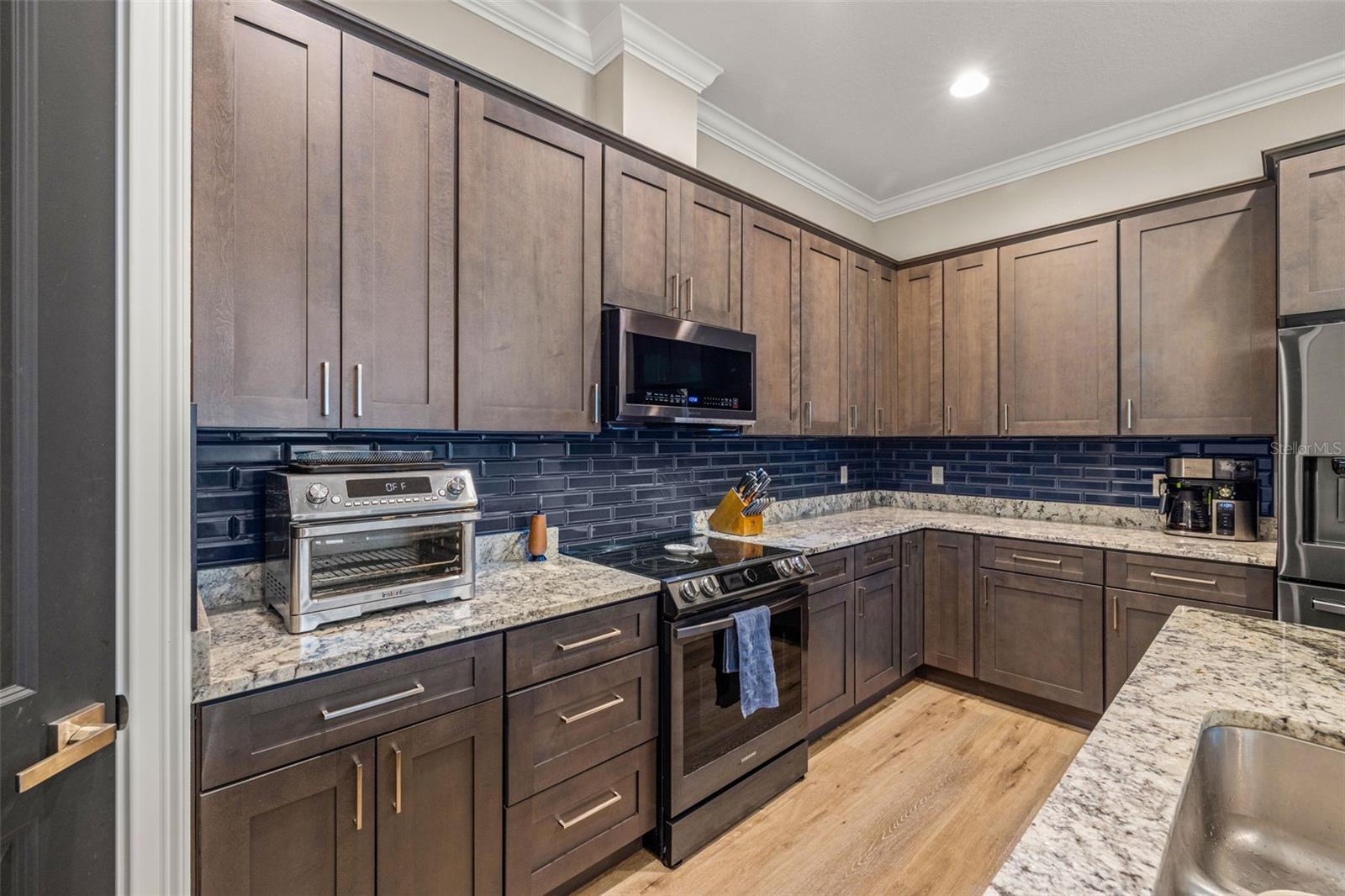 Image 4 of 18 For 9310 Willow Avenue