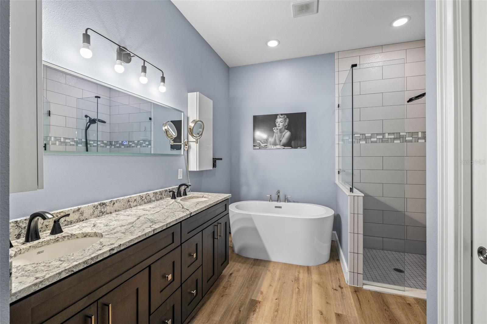 Image 7 of 18 For 9310 Willow Avenue