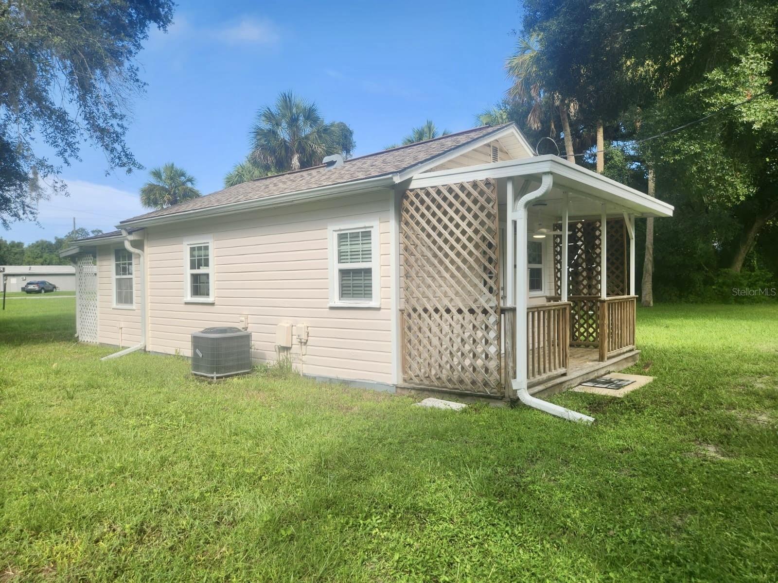 Listing photo id 12 for 3191 Canadian Way