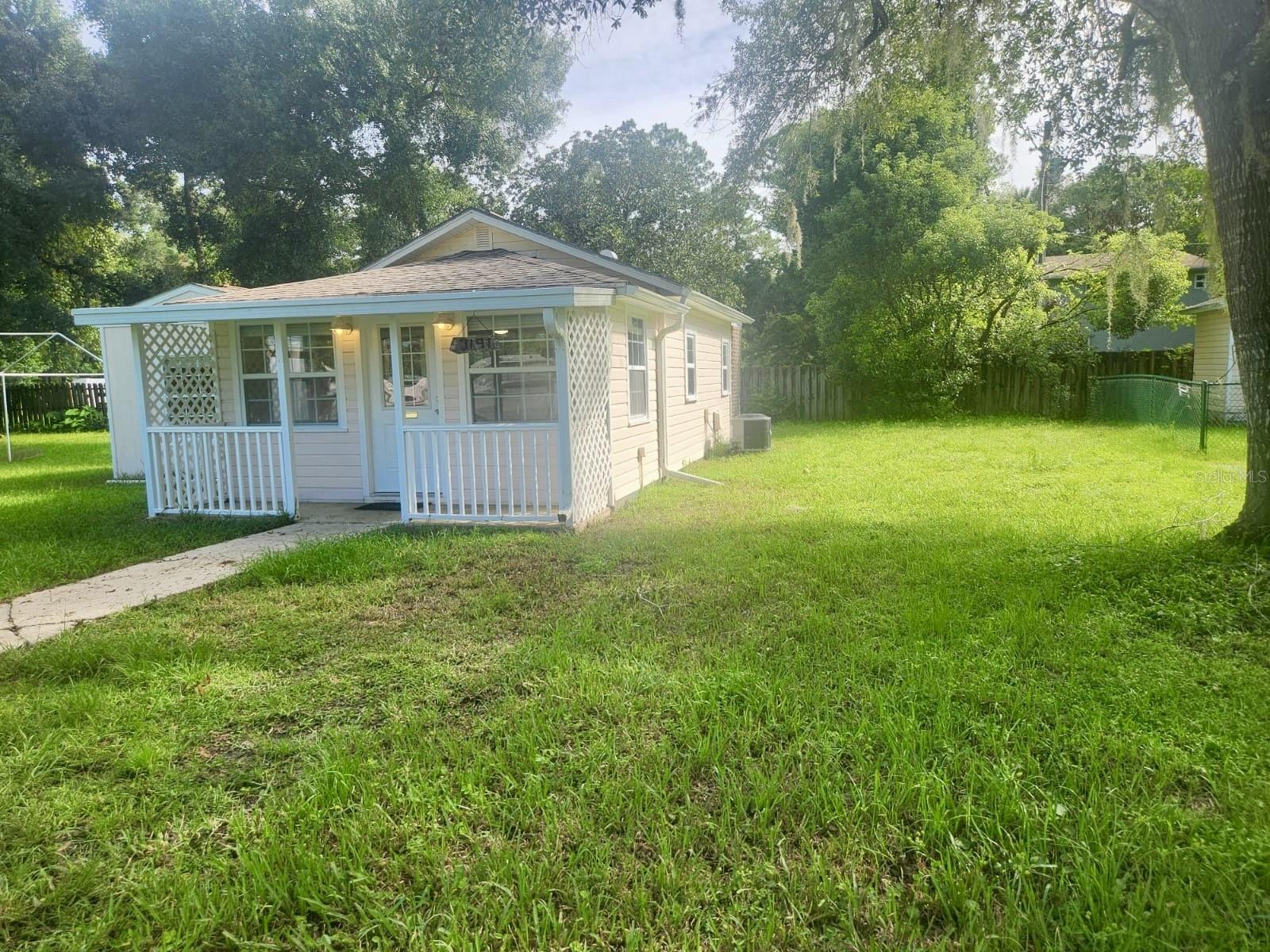 Listing photo id 2 for 3191 Canadian Way