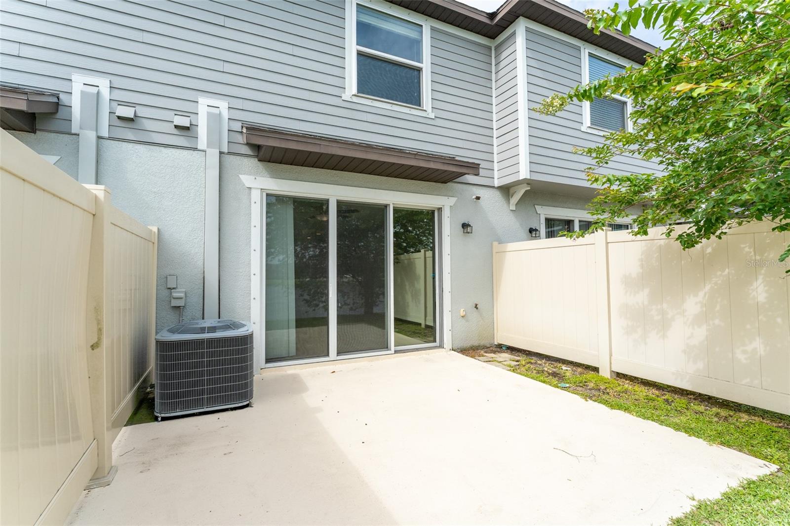 Image 15 of 65 For 9140 Hillcroft Drive